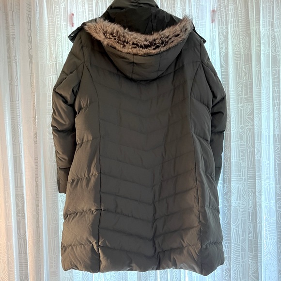 Eddie Bauer Women’s Sun Valley Down Parka • 2x • sage green - Picture 2 of 9